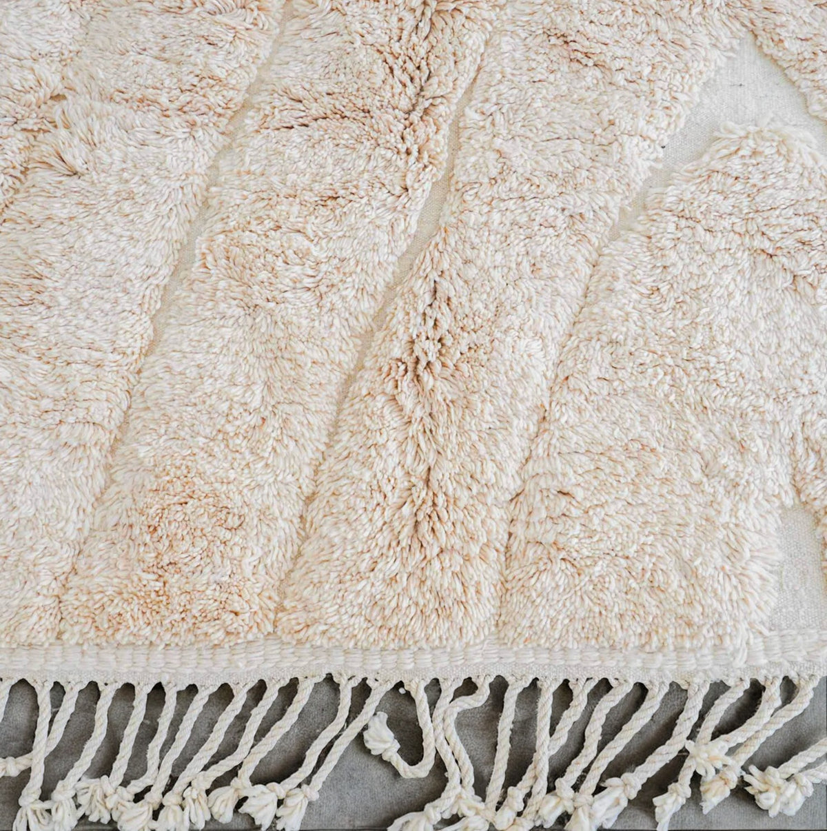 Subtle Tonal Pattern Rugs Handmade Wool Rug in Neutral Beige with Subtle Textured Patterns and ...
